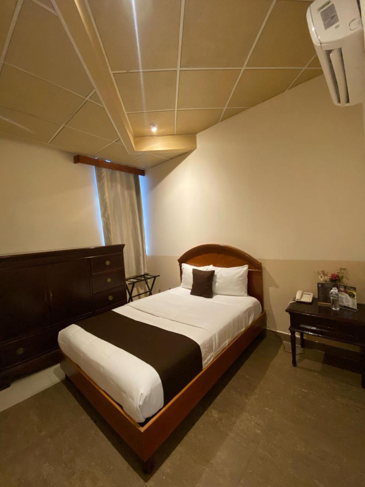 El Regio Otel Monterrey Dış mekan fotoğraf